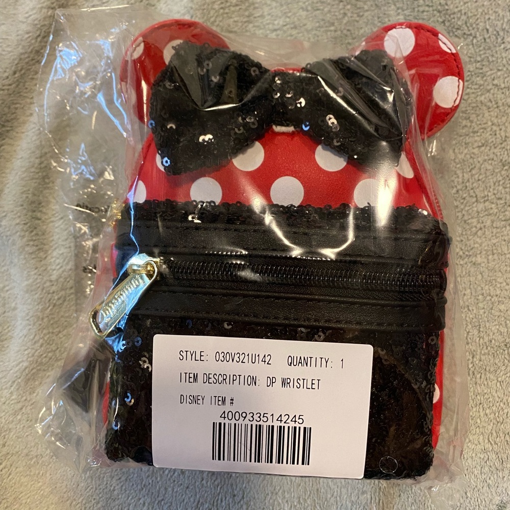 LOUNGEFLY BUNDLE WRISTLETS